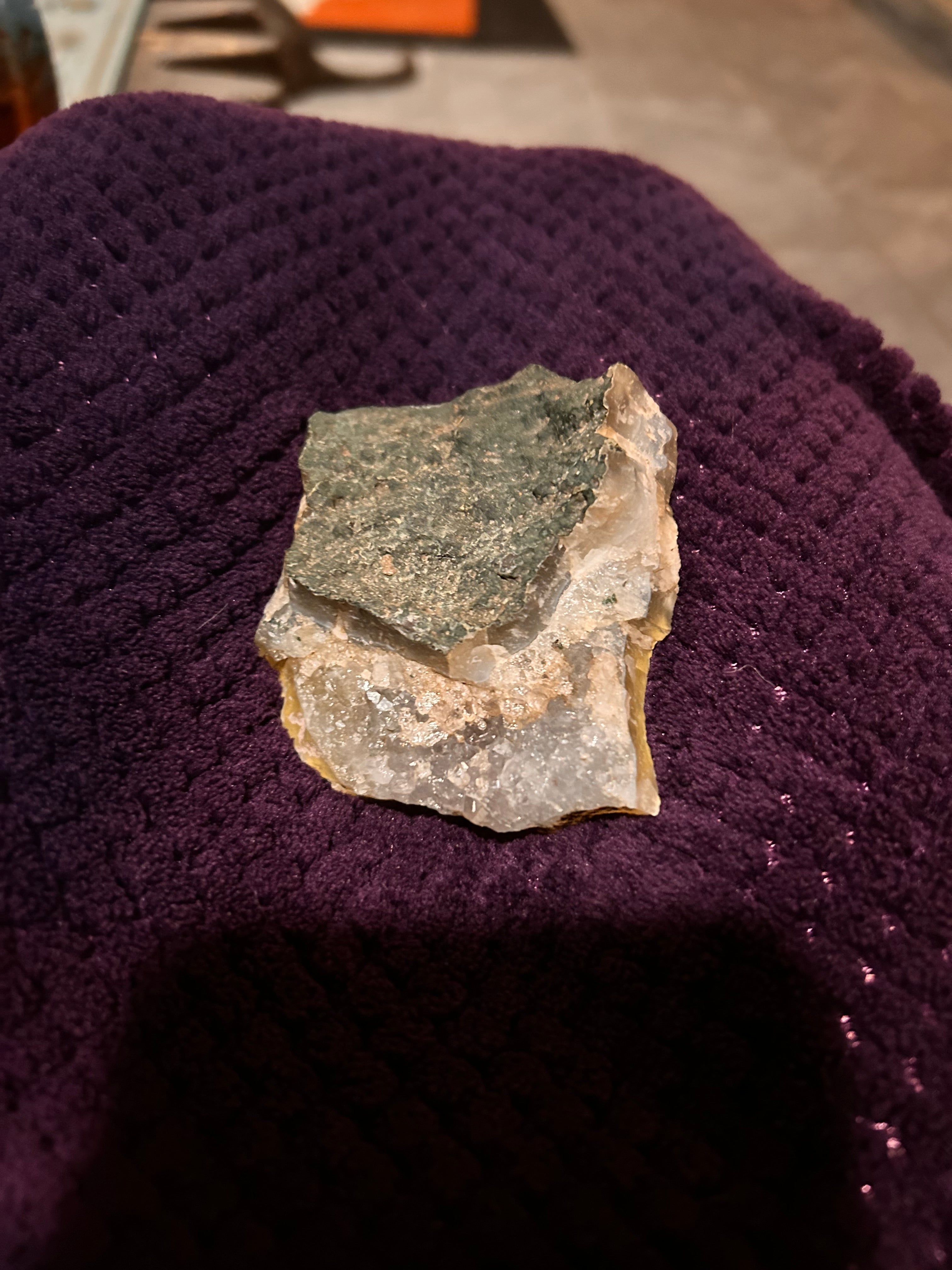 Quartz with Epidote–Chlorite Cap