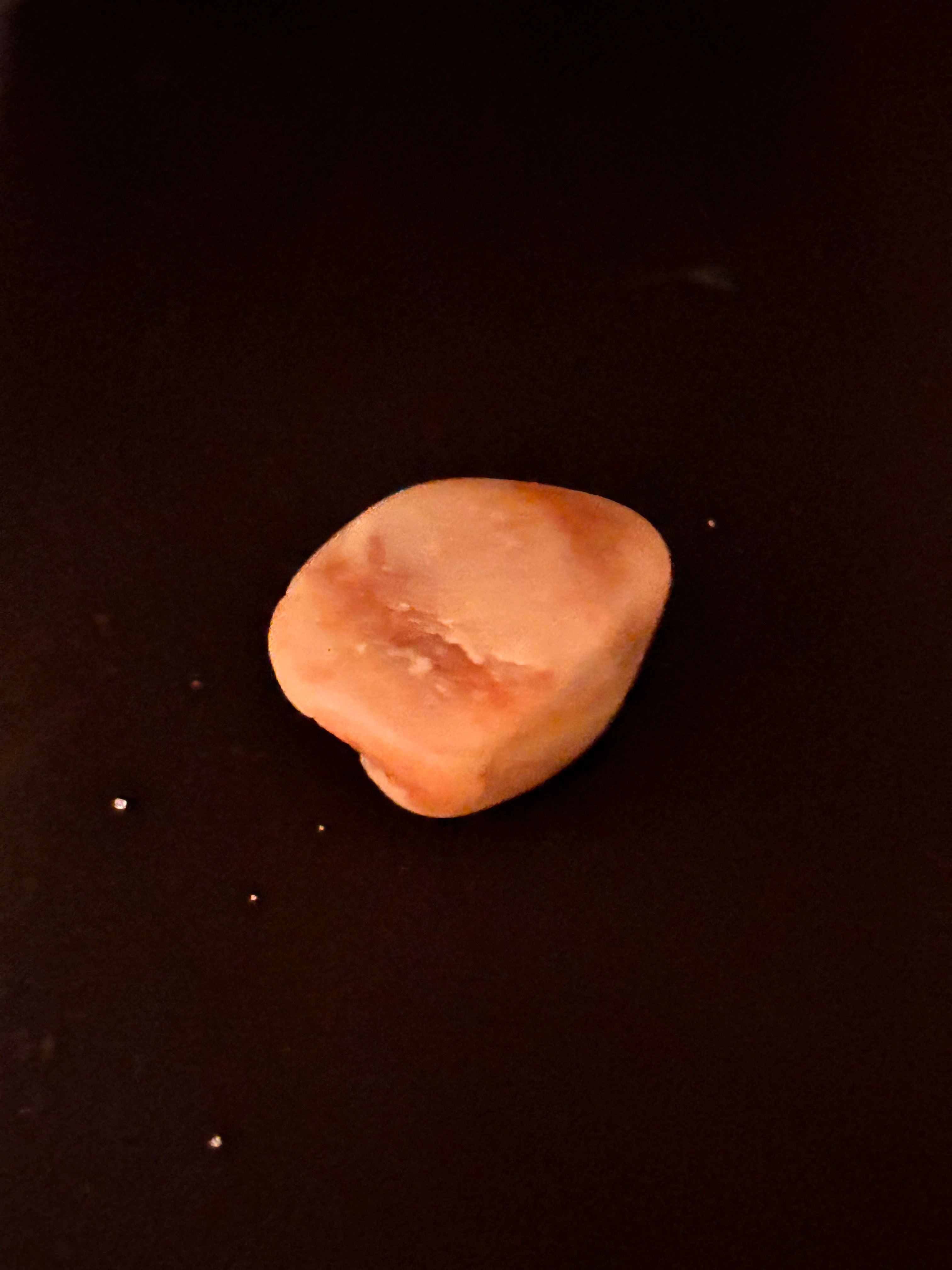 ✨ “THE SUNSET SEED”

(Peach Chalcedony – 0.75 oz)